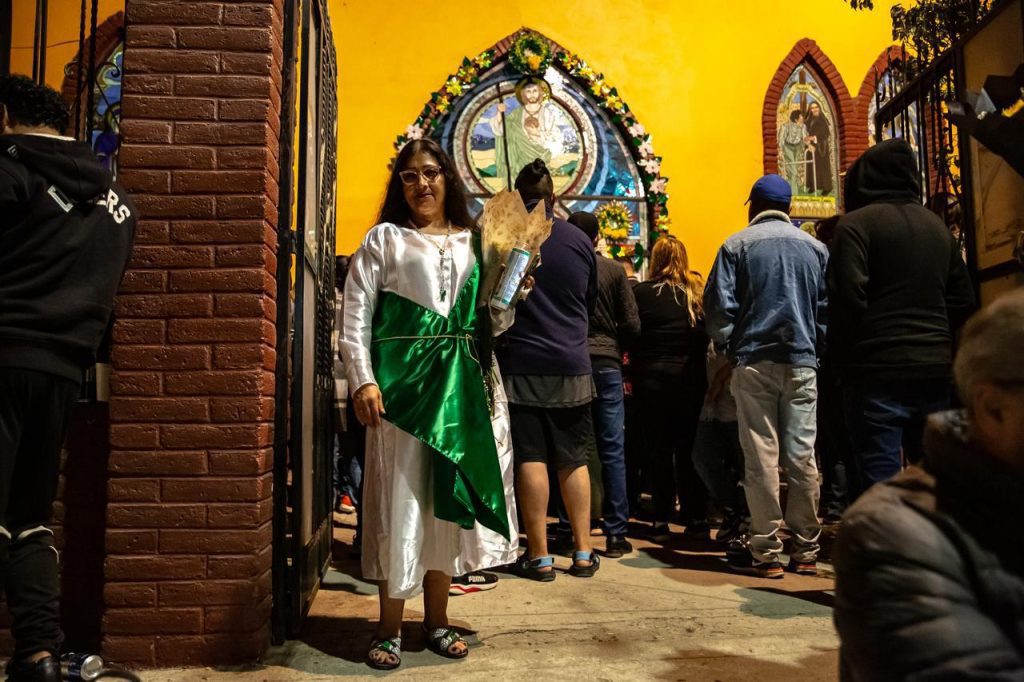 Cientos de fieles festejan a San Judas Tadeo