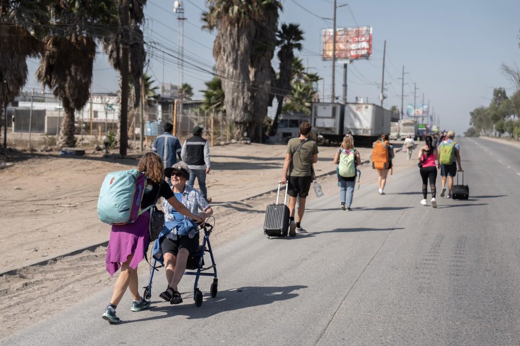 Tras doce horas de bloqueo levantan plantón en la carretera Aeropuerto