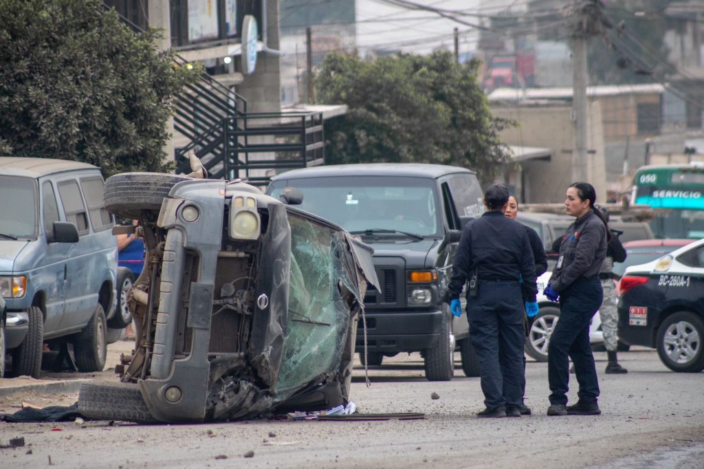 Mujer pierde la vida tras volcadura en Terrazas Del Valle Mujer pierde la vida tras volcadura en Terrazas Del Valle