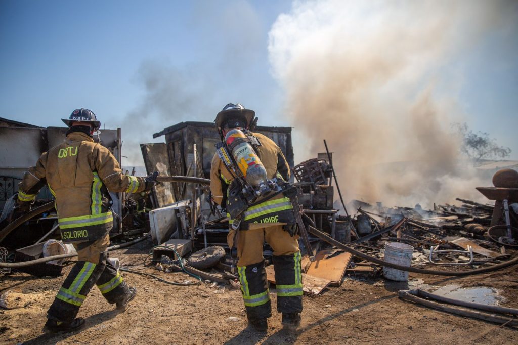 Se incendian casa y corral con animales Se incendian casa y corral con animales