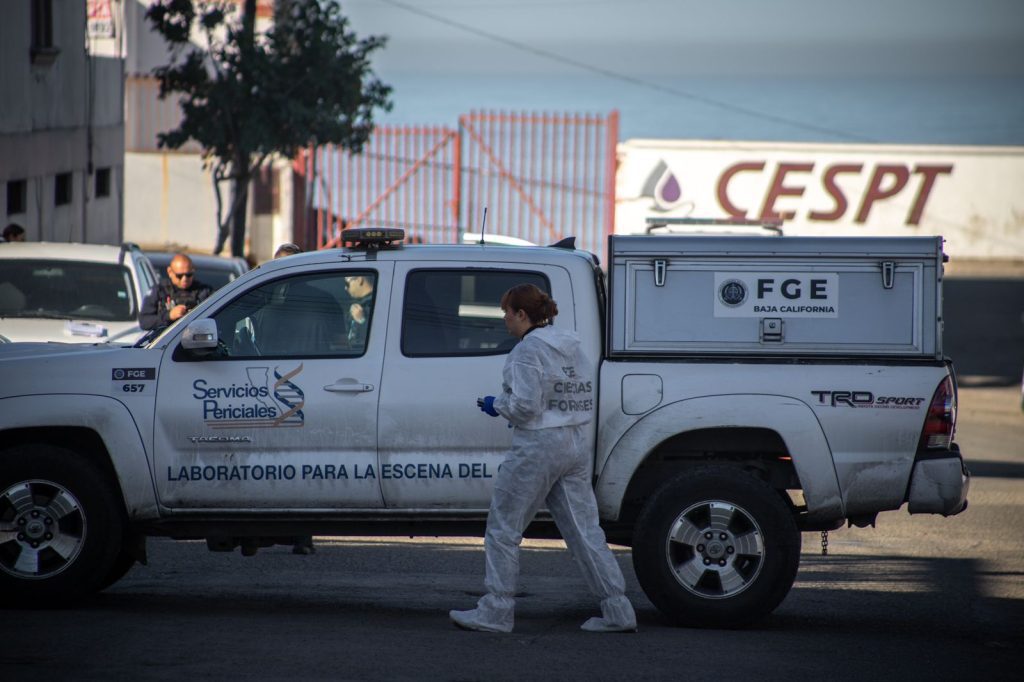 Hallan cadáver carbonizado en calle de Playas de Tijuana