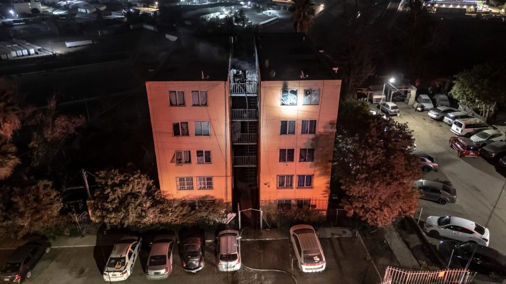 Se incendia departamento en un quinto piso