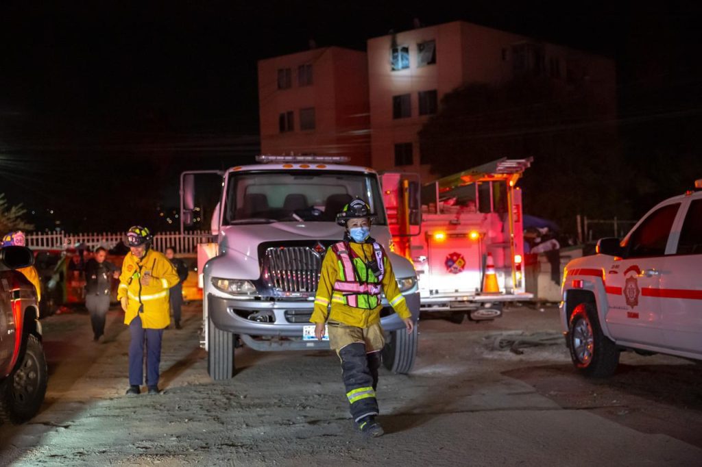 Se incendia departamento en un quinto piso