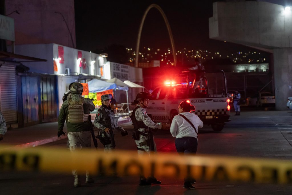 Capturan a sujeto por asalto violento en Plaza Pacífico
