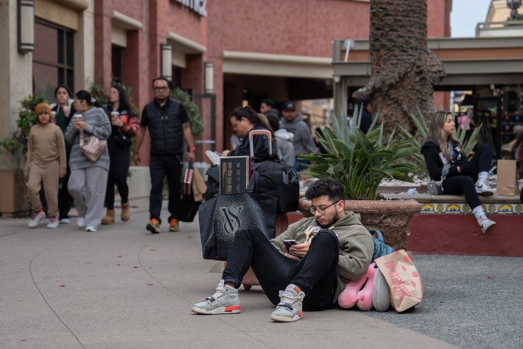 Plaza Las Américas de San Ysidro a reventar por Black Friday