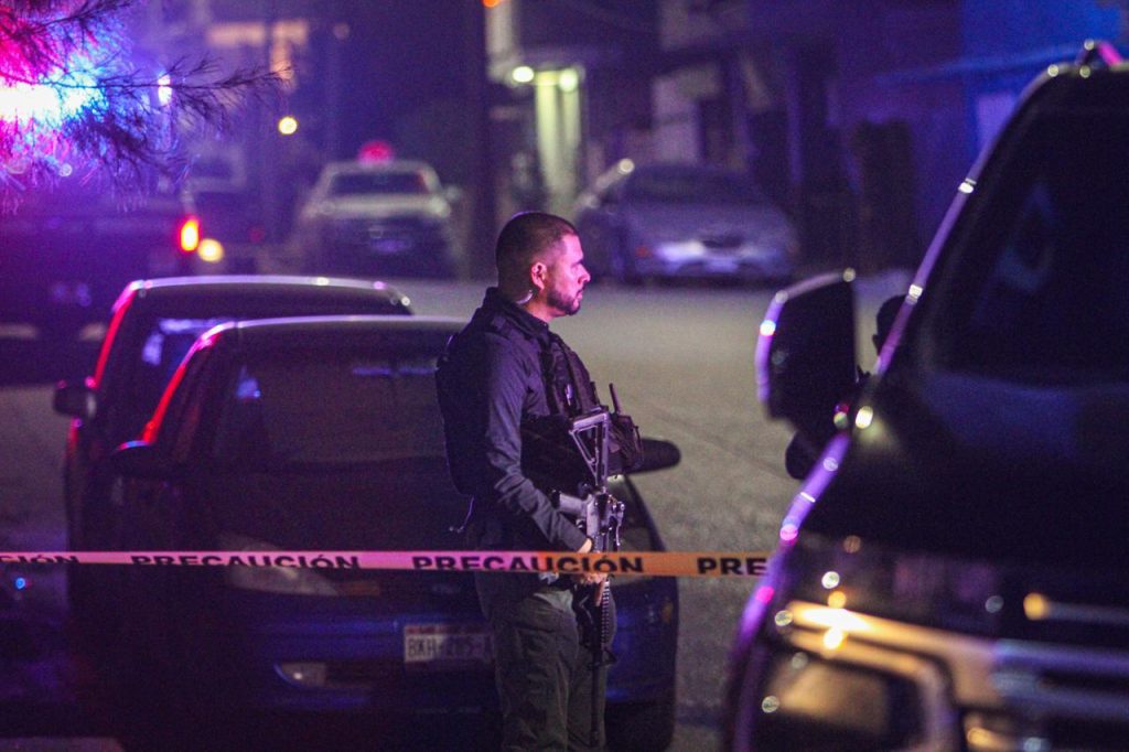 Hombre secuestra a dos mujeres y las asesina