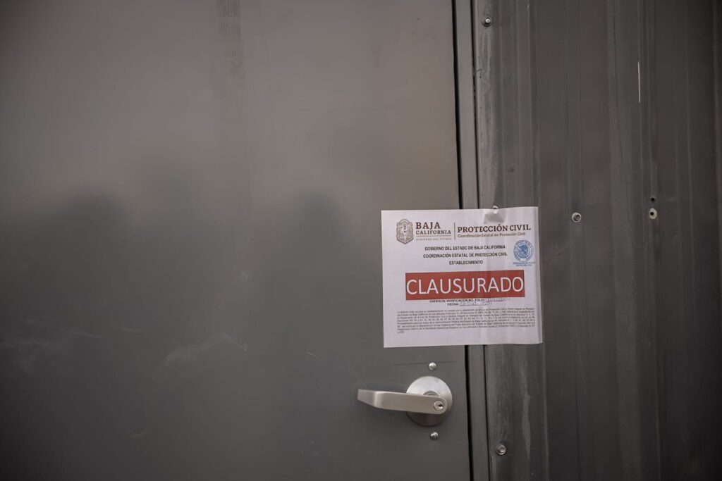 Clausuran tienda MaxiFamily en Mexicali