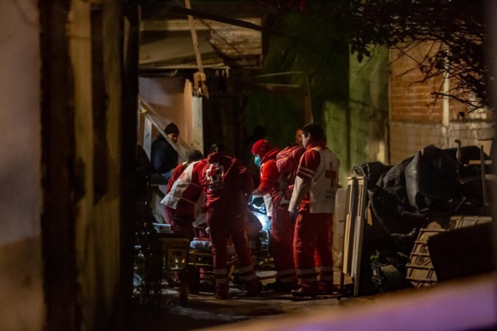 Atacan a balazos a pareja que vende tamales Atacan a balazos a pareja que vende tamales