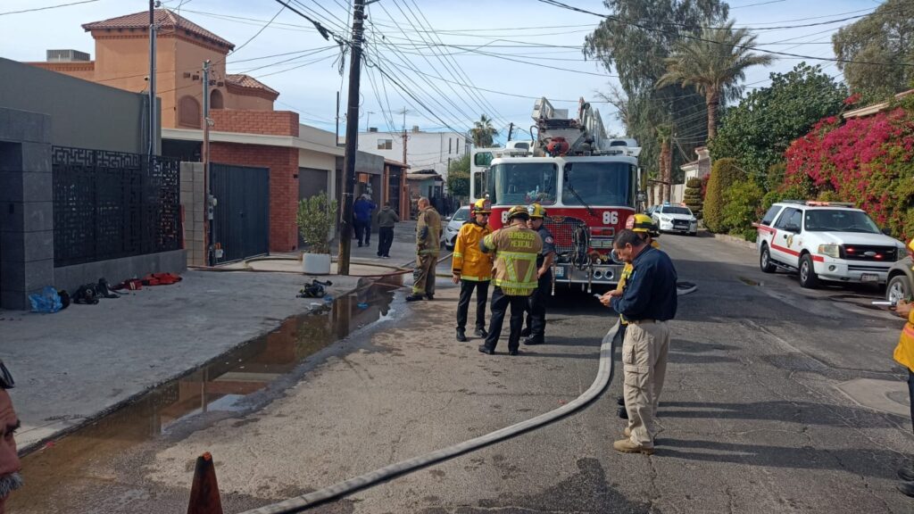 Mujer de la tercera edad fue atacada por su hijo, luego murió en incendio de su casa