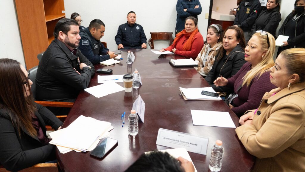 Ismael Burgueño ofrece acercamiento y diálogo a residentes de La Presa en Miércoles de Delegación