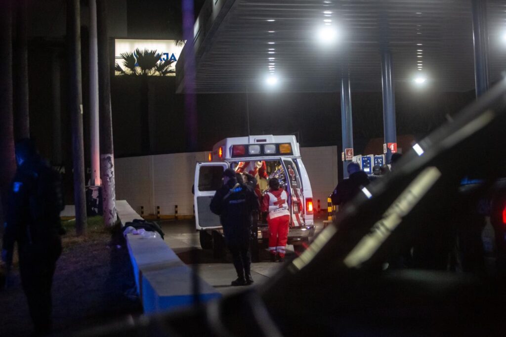 Hombre baleado logra llegar a gasera a pedir ayuda