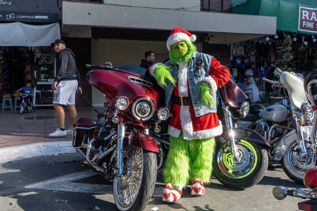 Bikers de México y Estados Unidos entregan más de 5 mil juguetes Bikers de México y Estados Unidos entregan más de 5 mil juguetes