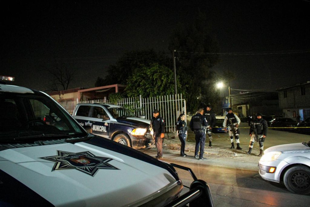 Hombre secuestra a dos mujeres y las asesina