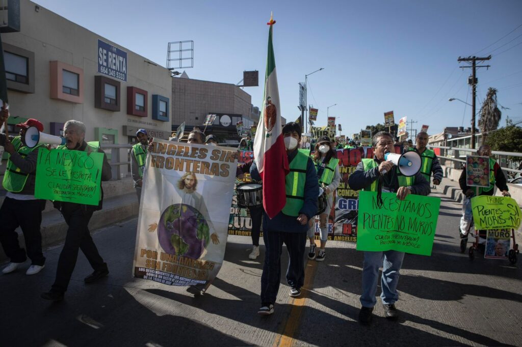 Asociaciones civiles marchan por el día del Migrante