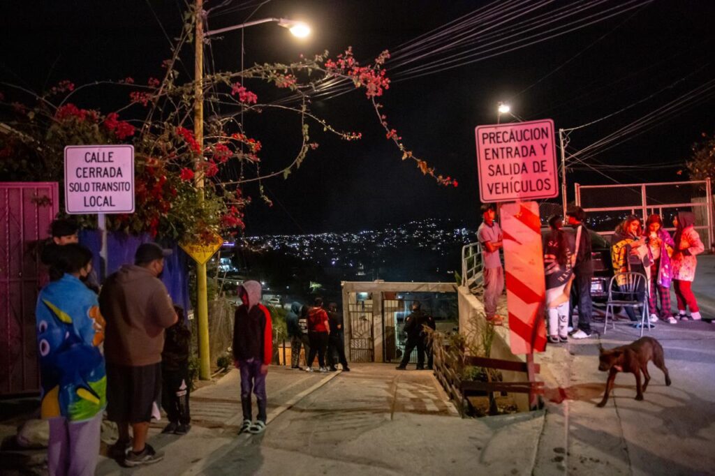 Mujer muere al rescatar a su hijo de un incendio