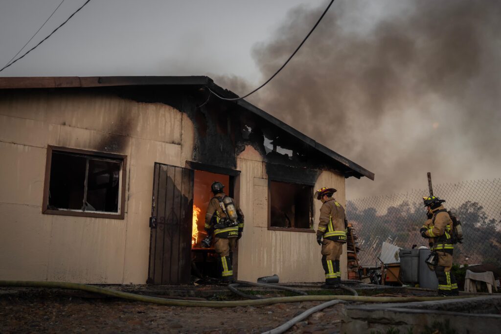 Incendio deja a familia sin vivienda en la colonia Montes Olímpicos