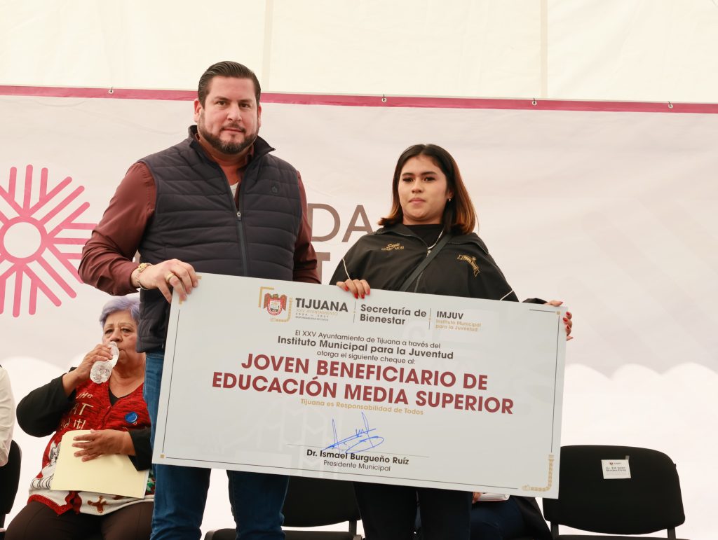 Ayuntamiento de Tijuana lleva bienestar a las familias de Las Huertas