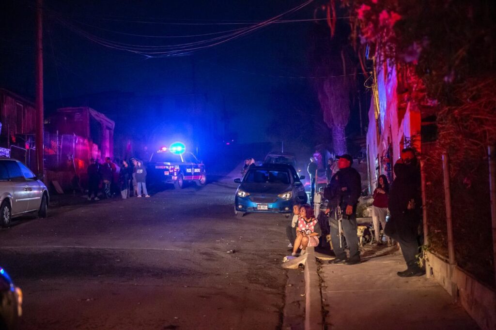 Fuerte incendio consume una cuartería en la colonia Hidalgo