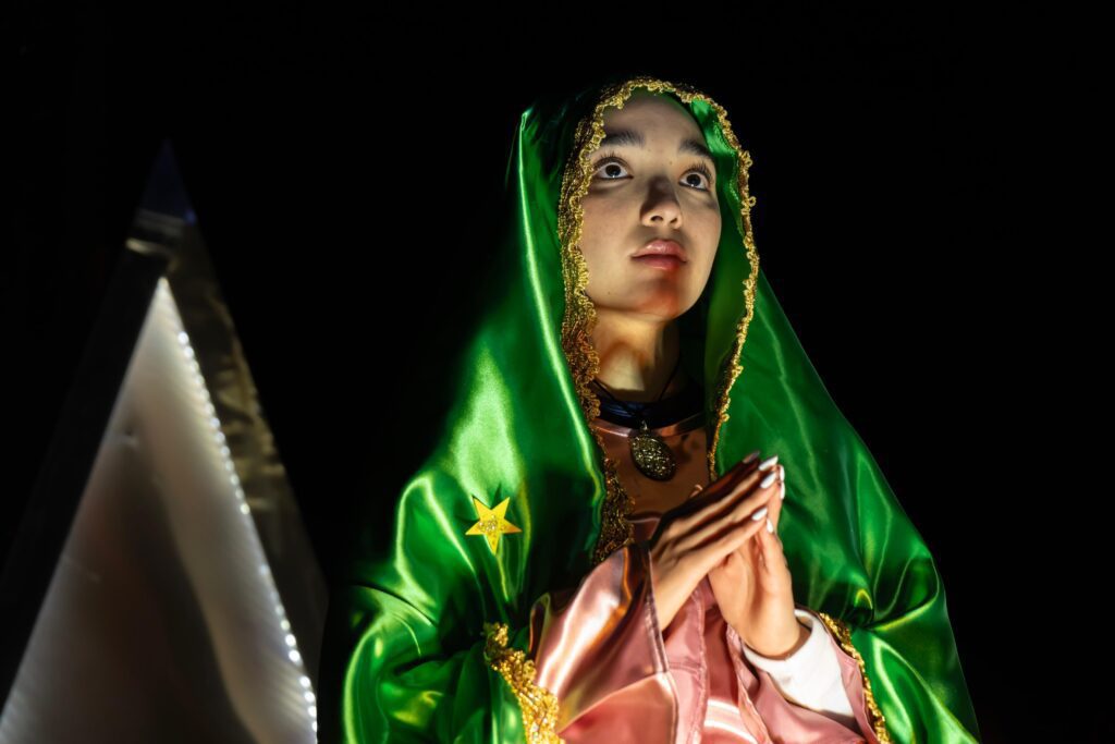Miles caminaron en peregrinación en la víspera del Día de la Virgen de Guadalupe Miles caminaron en peregrinación en la víspera del Día de la Virgen de Guadalupe