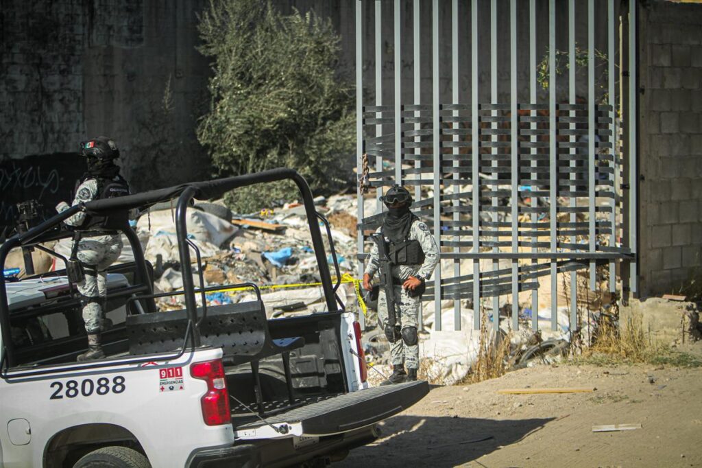 Hallan cadáver de un hombre cerca de un colegio