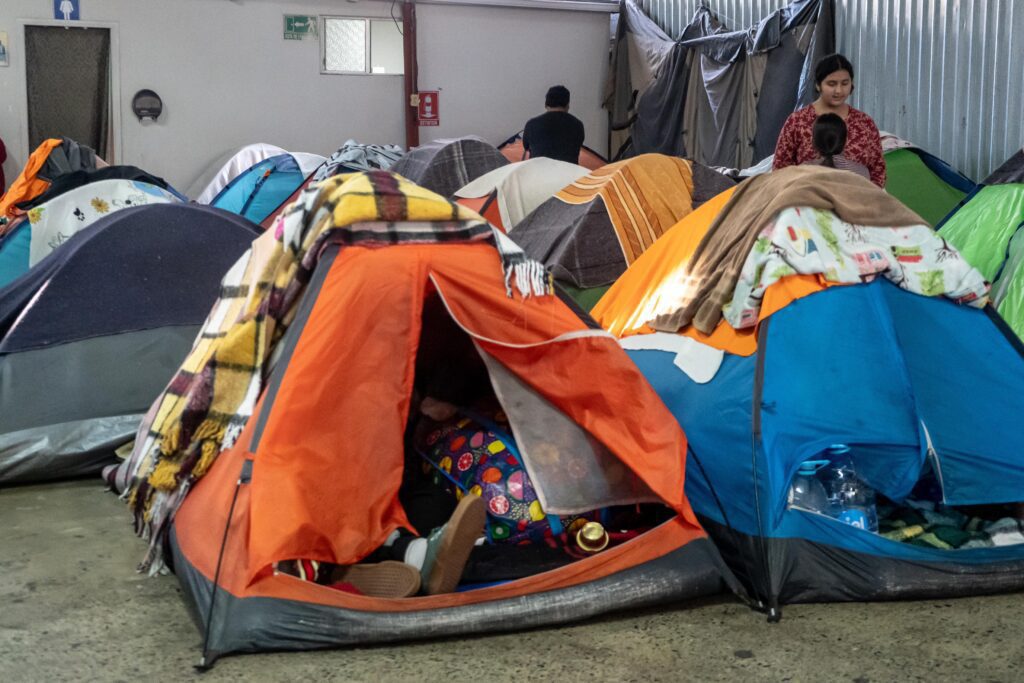 Migrantes tienen que esperar varios meses para citas en app CBP One Migrantes tienen que esperar varios meses para citas en app CBP One