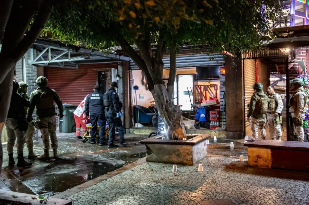 Menor es baleado en local de artesanías en garita de San Ysidro