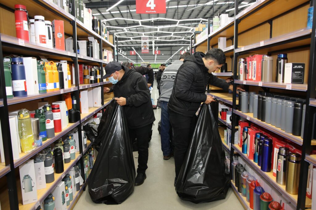 Aseguran más de 3 millones de artículos ilegales en operación limpieza en Ensenada
