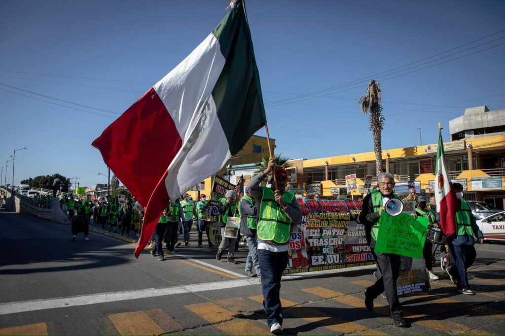 Asociaciones civiles marchan por el día del Migrante