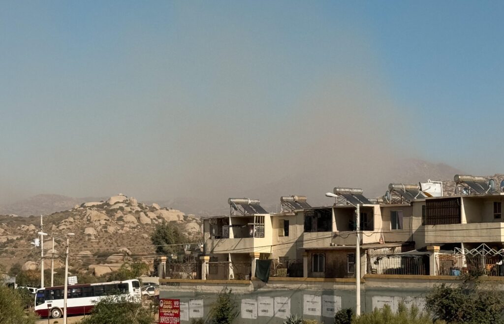 Incendio inicia al Sur de Tecate y se propaga hasta Tijuana Incendio inicia al Sur de Tecate y se propaga hasta Tijuana