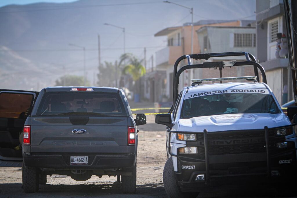 Tiran cajas con el cadáver descuartizado de una joven Tiran cajas con el cadáver descuartizado de una joven