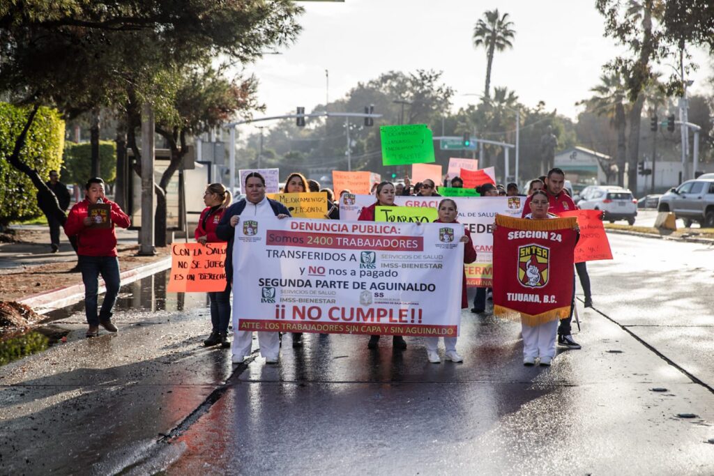 Trabajadores del Hospital General de Tijuana marchan por falta de pagos y medicamentos