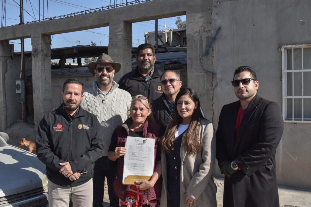 Gobierno de México y de Baja California entregan títulos a residentes del Maclovio Rojas: Gobernadora
