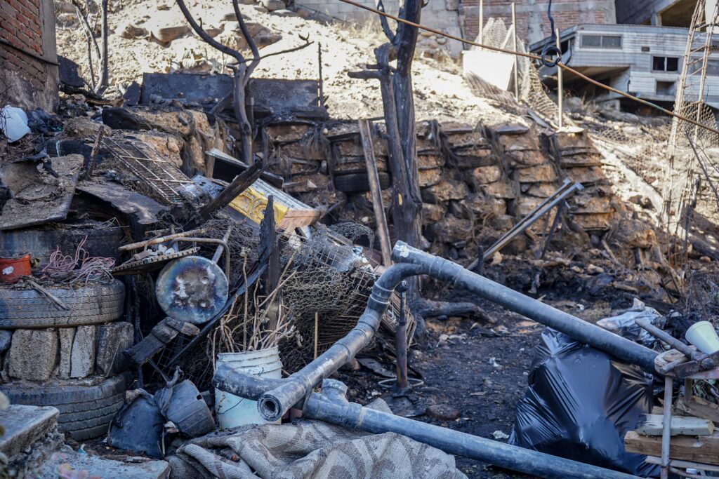 Familias afectadas por incendio solicitan apoyo para reconstruir sus casas