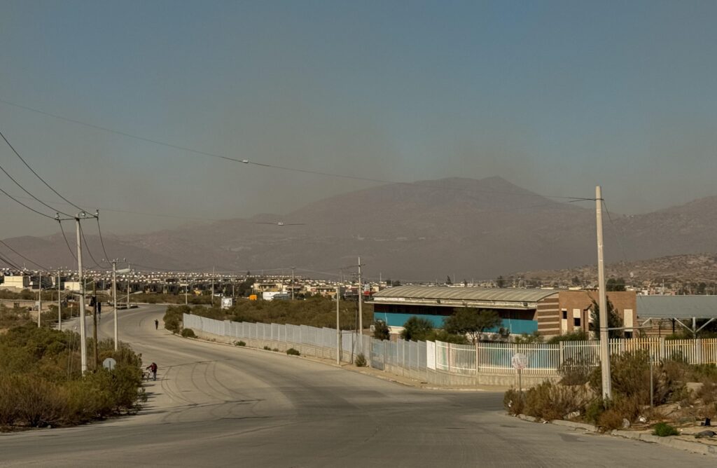 Incendio inicia al Sur de Tecate y se propaga hasta Tijuana Incendio inicia al Sur de Tecate y se propaga hasta Tijuana