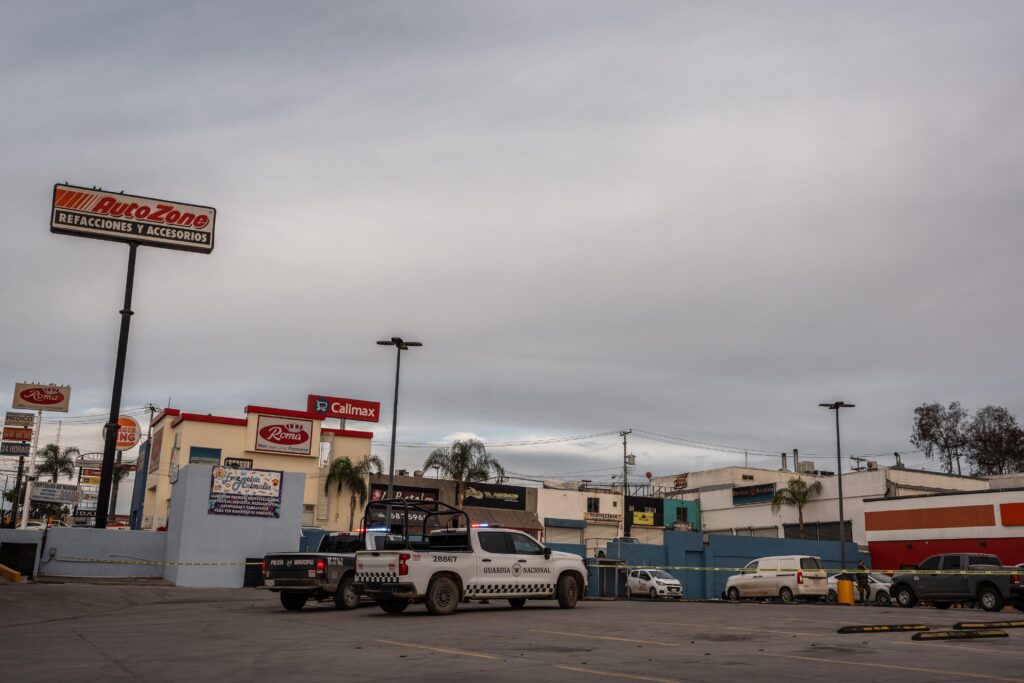 Localizan restos humanos en AutoZone de la colonia Loma Bonita Localizan restos humanos en AutoZone de la colonia Loma Bonita