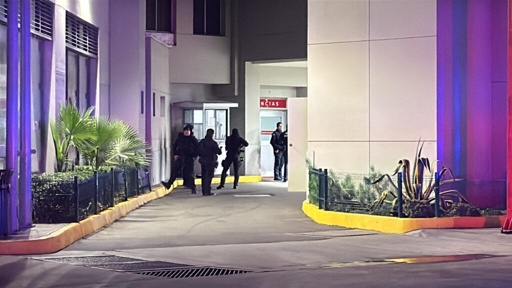 Ataque armado deja a un policía sin vida y un hombre abatido Ataque armado deja a un policía sin vida y un hombre abatido