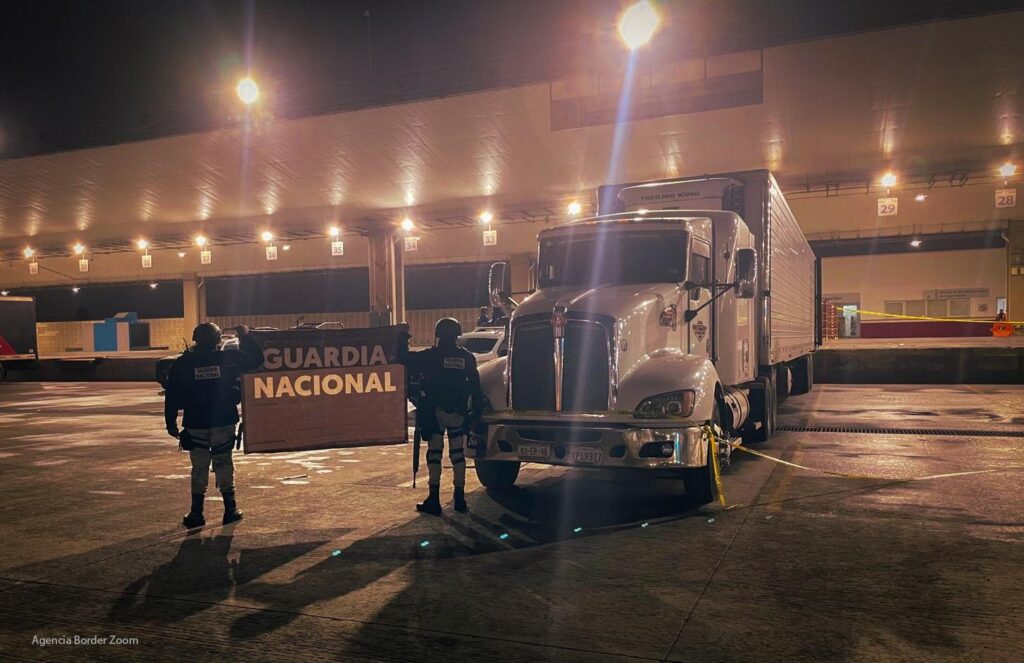 Interceptan tráiler de tomates proveniente de Sinaloa con casi 600 kilos de droga