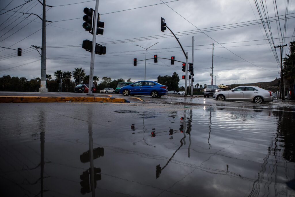 Segunda tormenta trae choques e inundaciones
