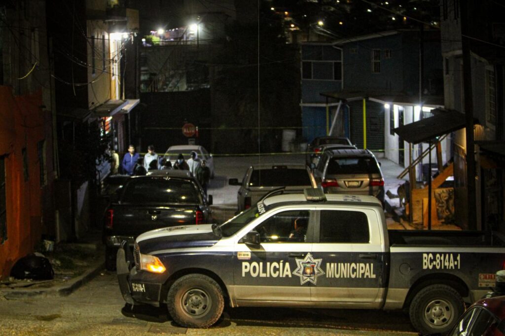 Ataque armado deja dos muertos y dos heridos en colonia Emperadores
