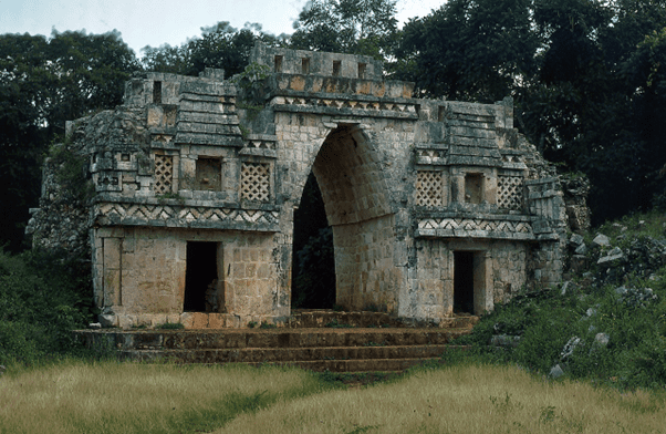 De Mérida a la Ruta Puuc: un viaje en auto por la historia maya