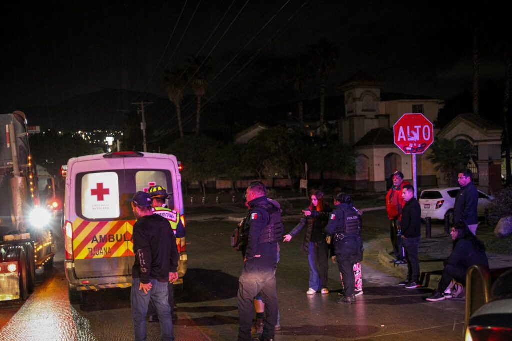 Joven provoca accidente en Villa Fontana; menor de 16 años resulta lesionada