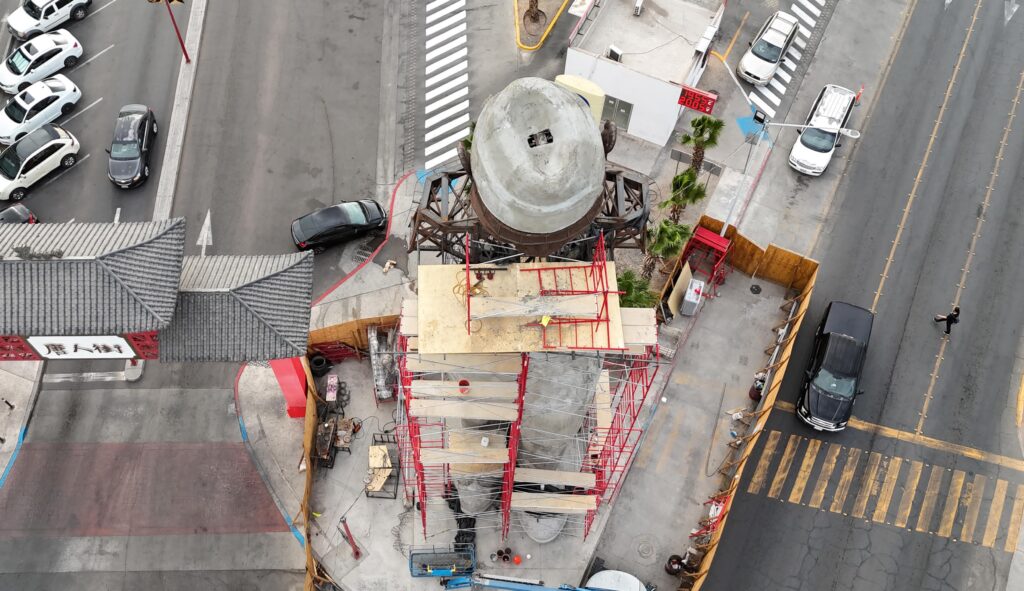 Continúa la obra del monumento 