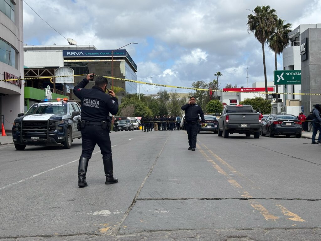Asesinan a escolta tras intervenir en asalto en casa de cambio