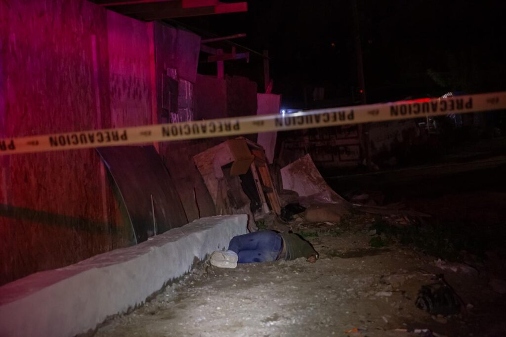Hallan a mujer sin vida, tenía un impacto de bala en el rostro