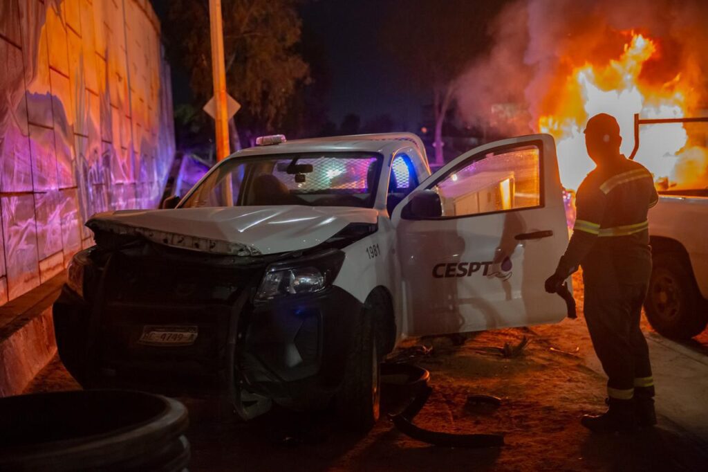 Trabajador municipal choca e intenta huir tras causar accidente en la Internacional Trabajador municipal choca e intenta huir tras causar accidente en la Internacional