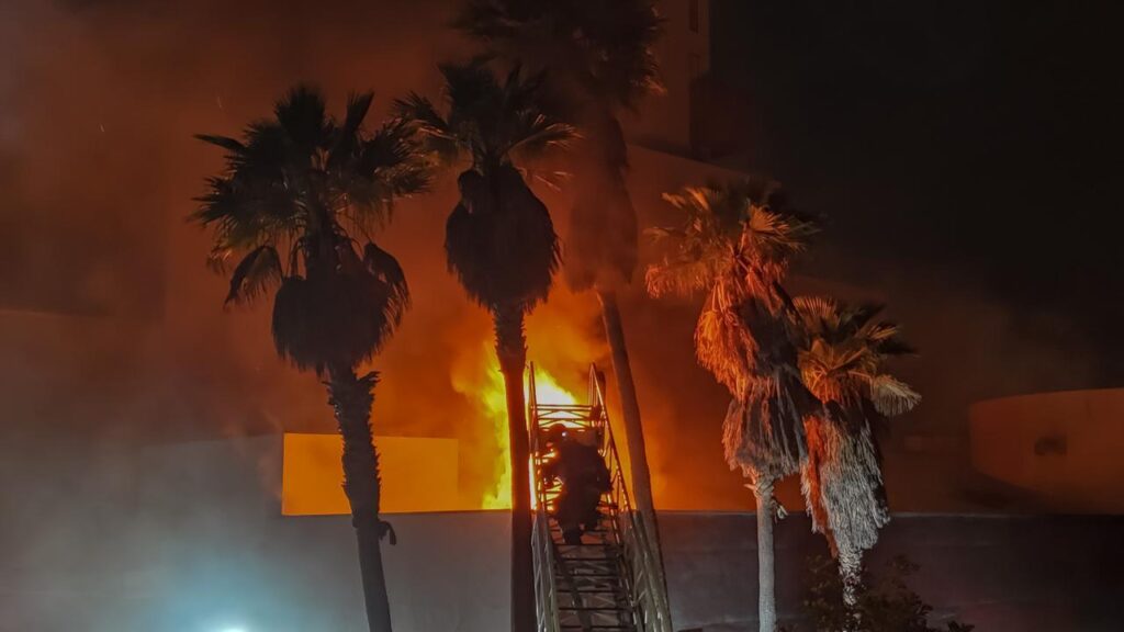 Se incendia bar cercano a Palacio Municipal