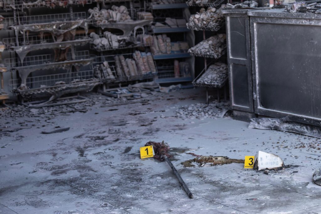 Incendian bazar en colonia Los Laureles, una menor resultó herida Incendian bazar en colonia Los Laureles, una menor resultó herida