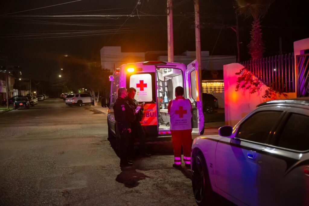 Incendio en Playas de Tijuana inicia en basura y alcanza vivienda