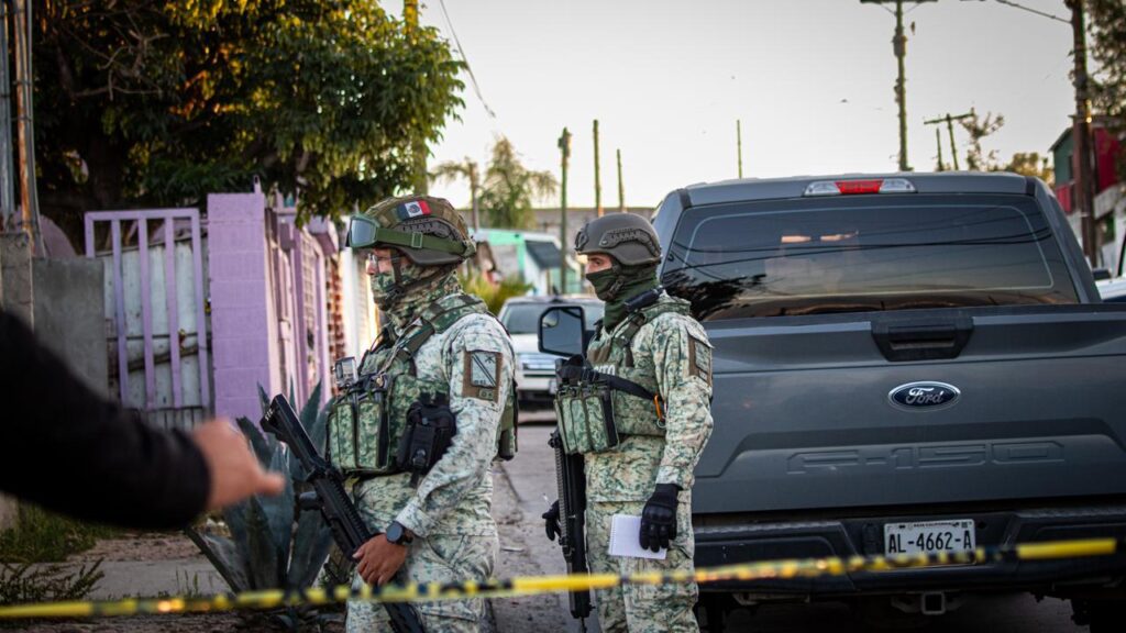 Asesinan a menor de 17 años y una mujer resulta atropellada tras el ataque