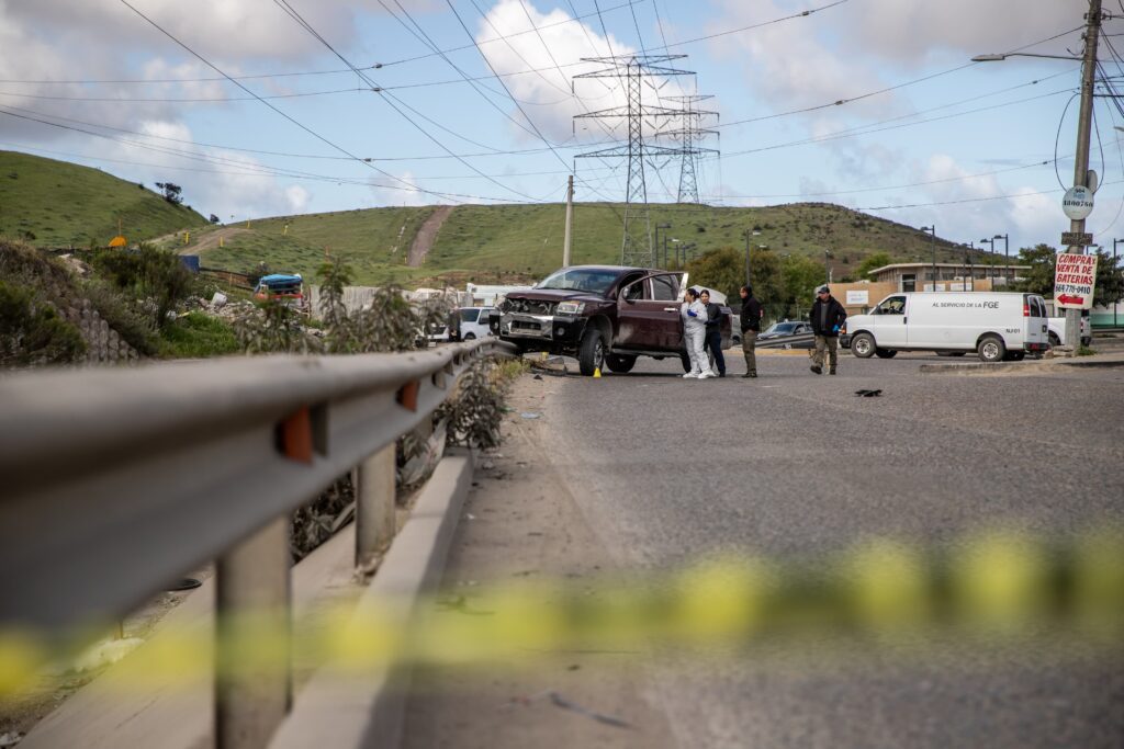 Mujer muere atropellada mientras esperaba el transporte público